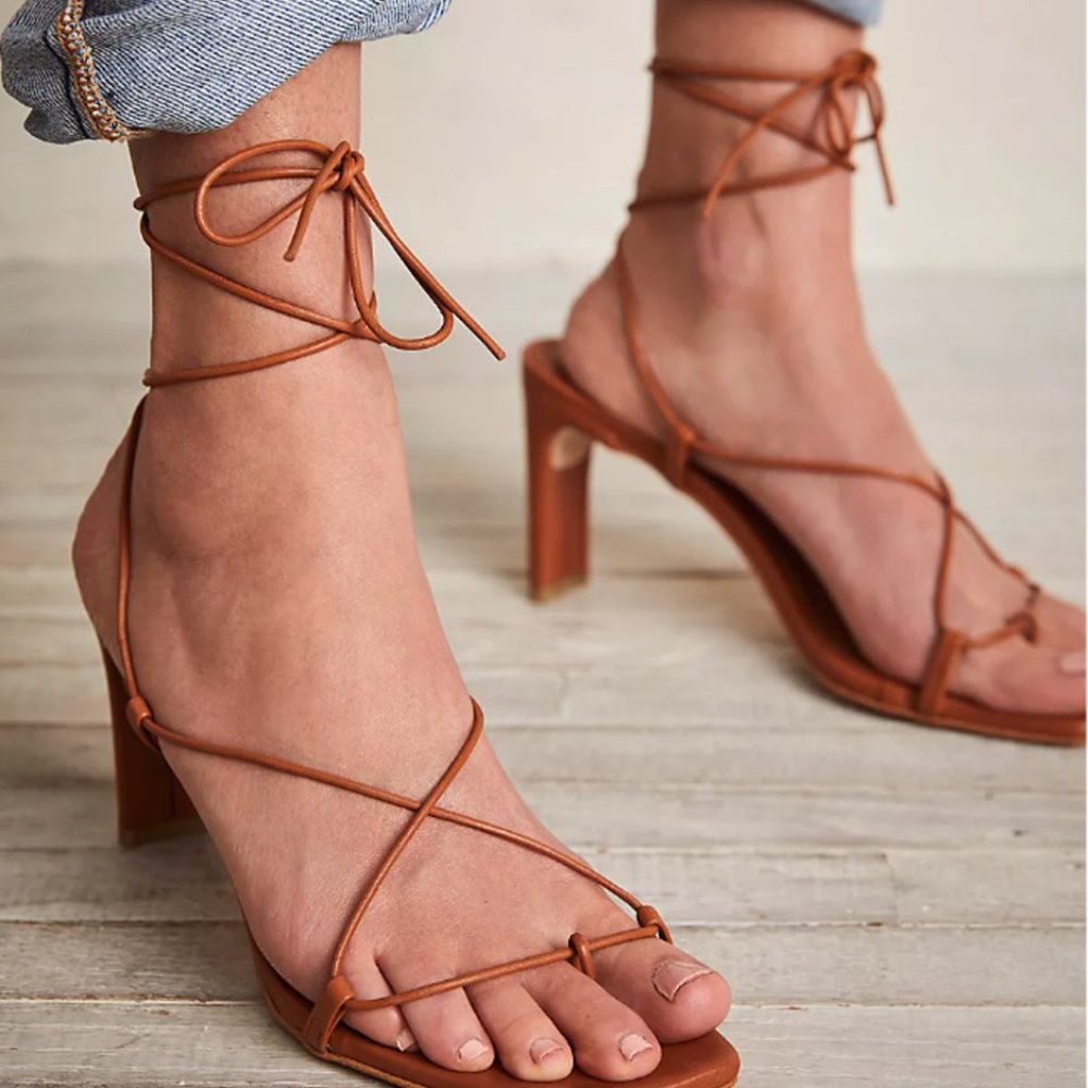 ALOHAS Bellini Strappy Ankle Wrap Leather Sandal in Tan Size 7